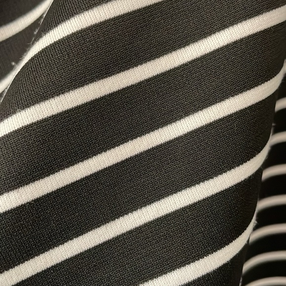 B&W Striped Strapless Keyhole Bowtie Flare Skirt Dress (Size XS) - SWS Brand - Picture 3 of 4